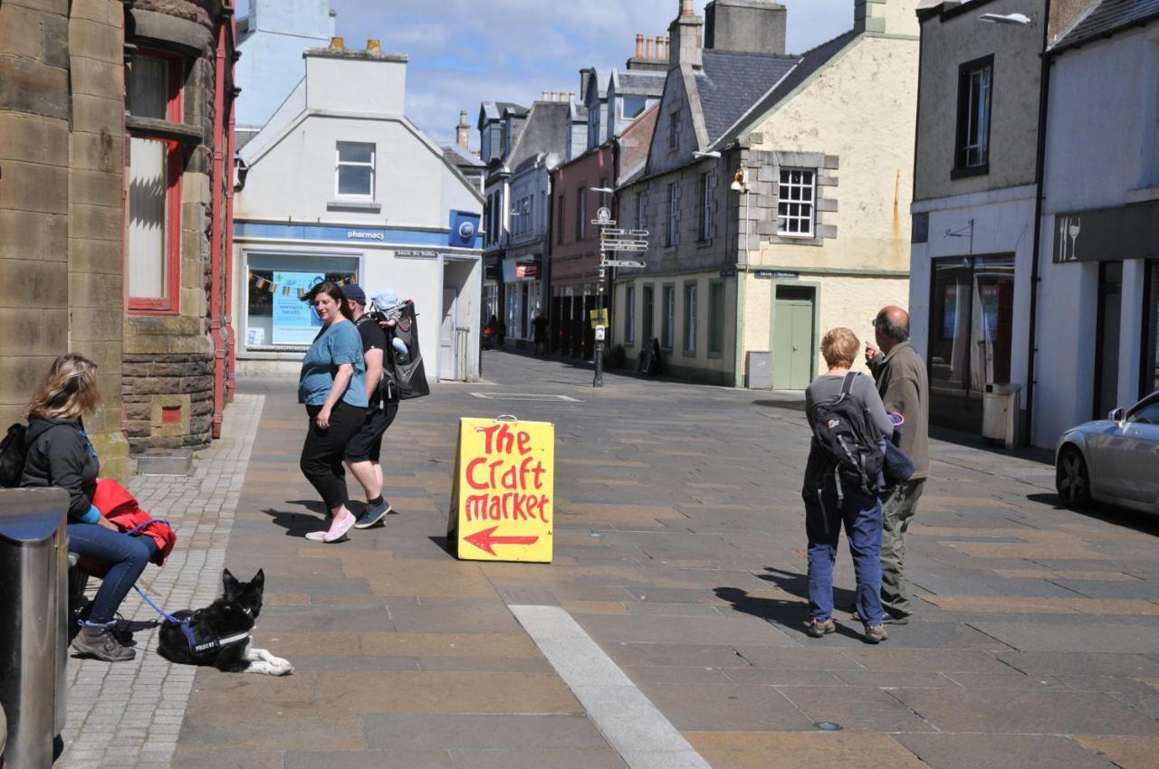 No5 Esplanade Court, Stornoway Town Centre Apartment Bagian luar foto