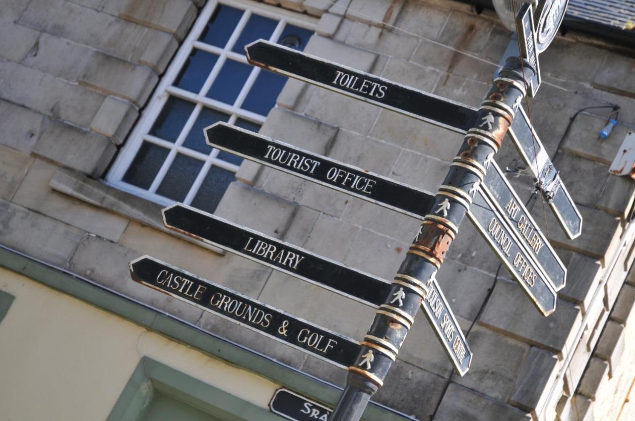 No5 Esplanade Court, Stornoway Town Centre Apartment Bagian luar foto