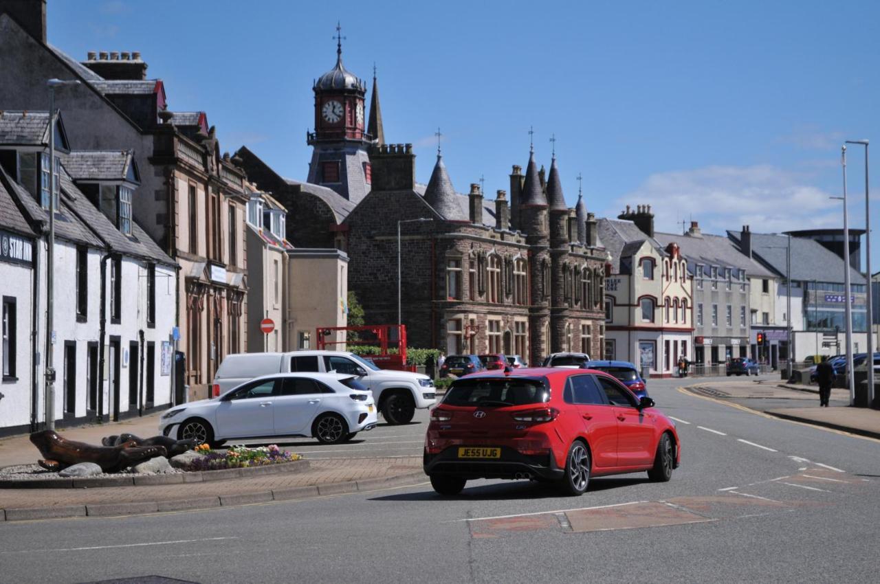 No5 Esplanade Court, Stornoway Town Centre Apartment Bagian luar foto