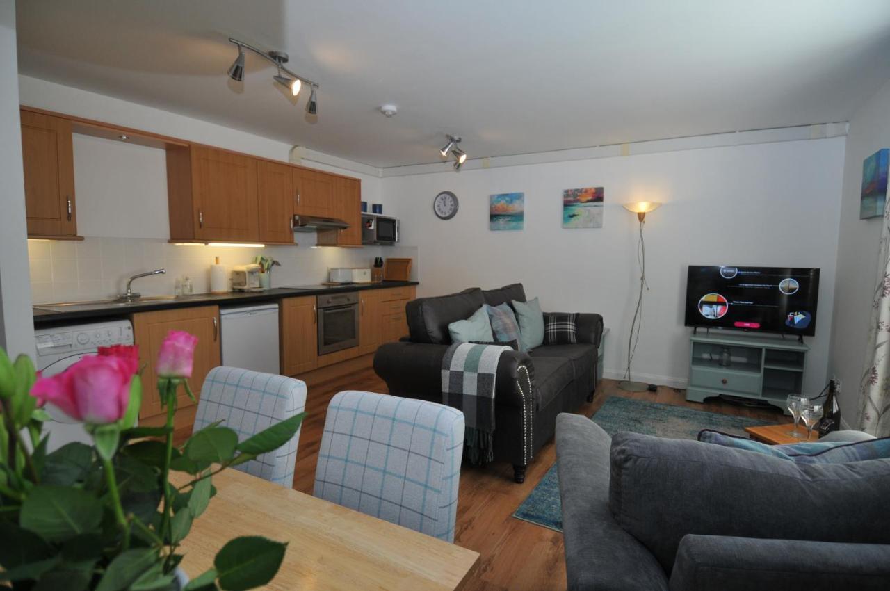 No5 Esplanade Court, Stornoway Town Centre Apartment Bagian luar foto