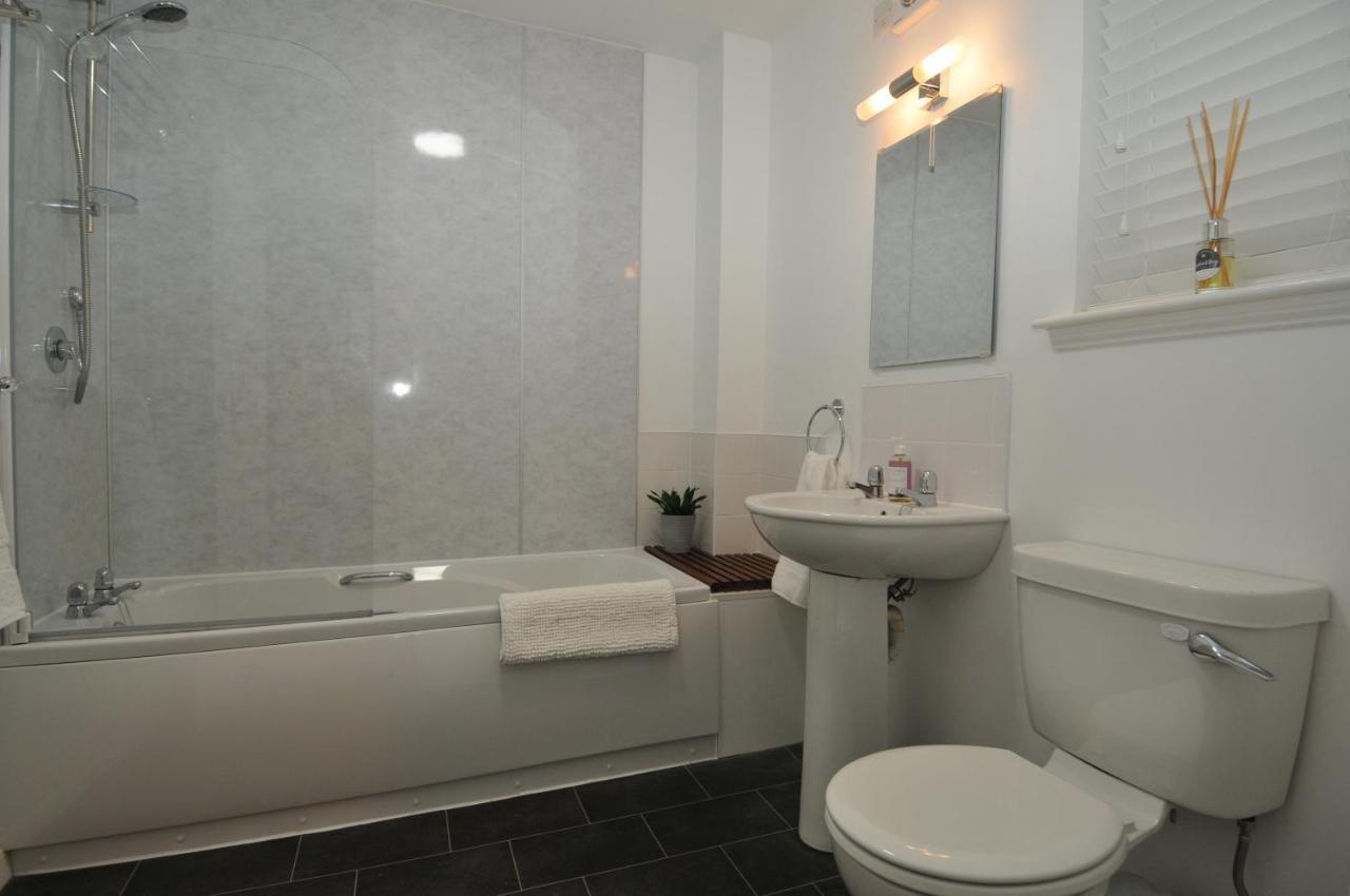 No5 Esplanade Court, Stornoway Town Centre Apartment Bagian luar foto
